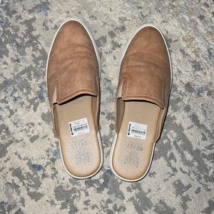 Beast Fashion Mules size 9